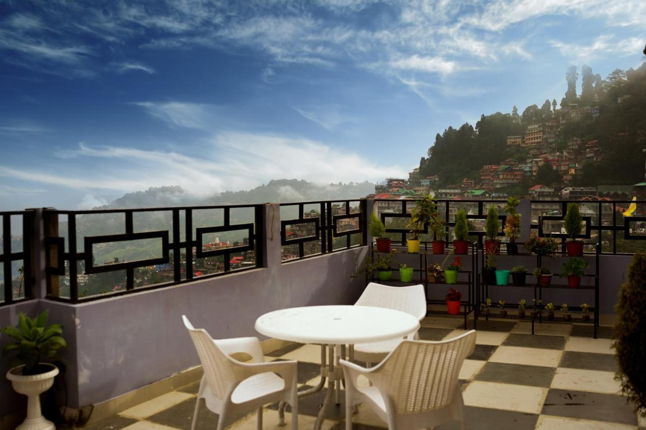 Hotel Hill Queen Near Sherpa Gumba Darjeeling Mall 5 Min Couple Friendly Eksteriør billede