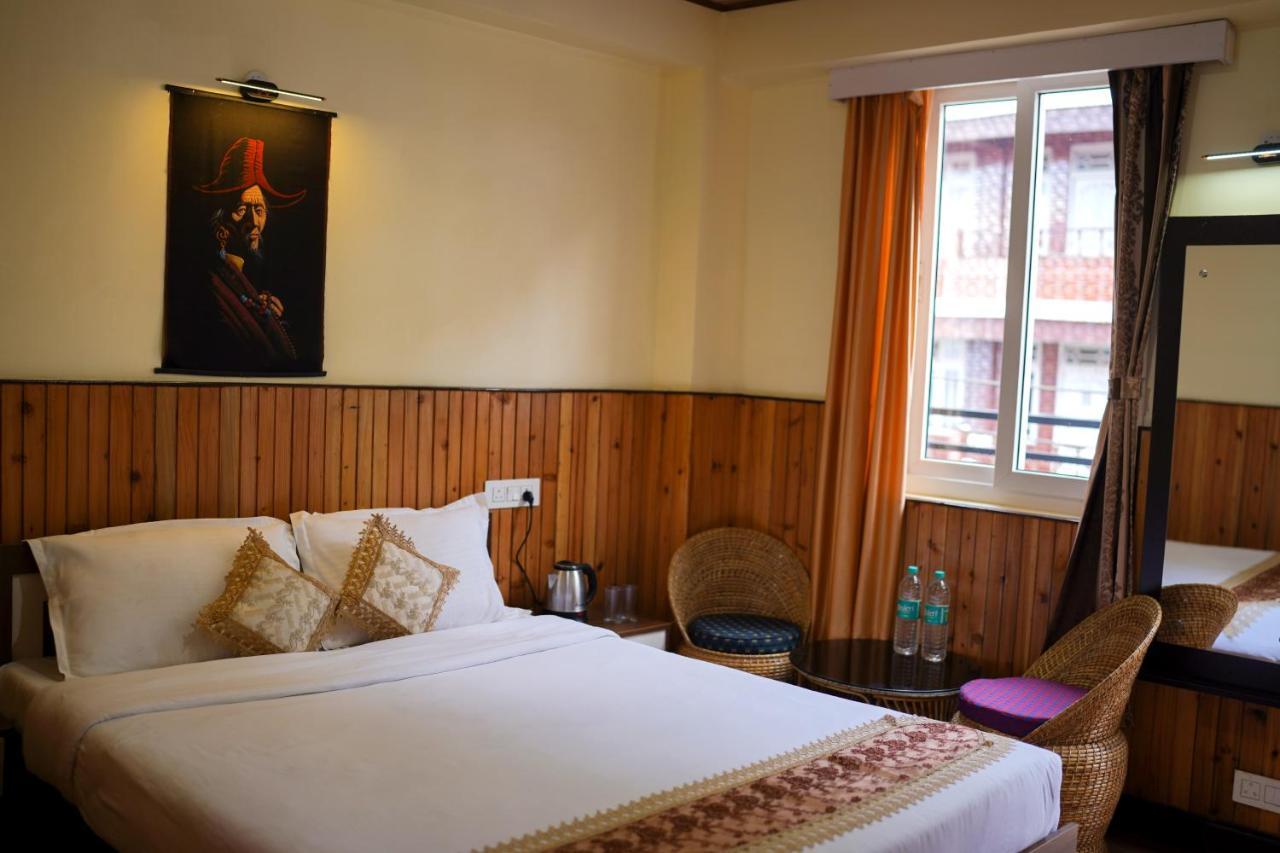 Hotel Hill Queen Near Sherpa Gumba Darjeeling Mall 5 Min Couple Friendly Eksteriør billede