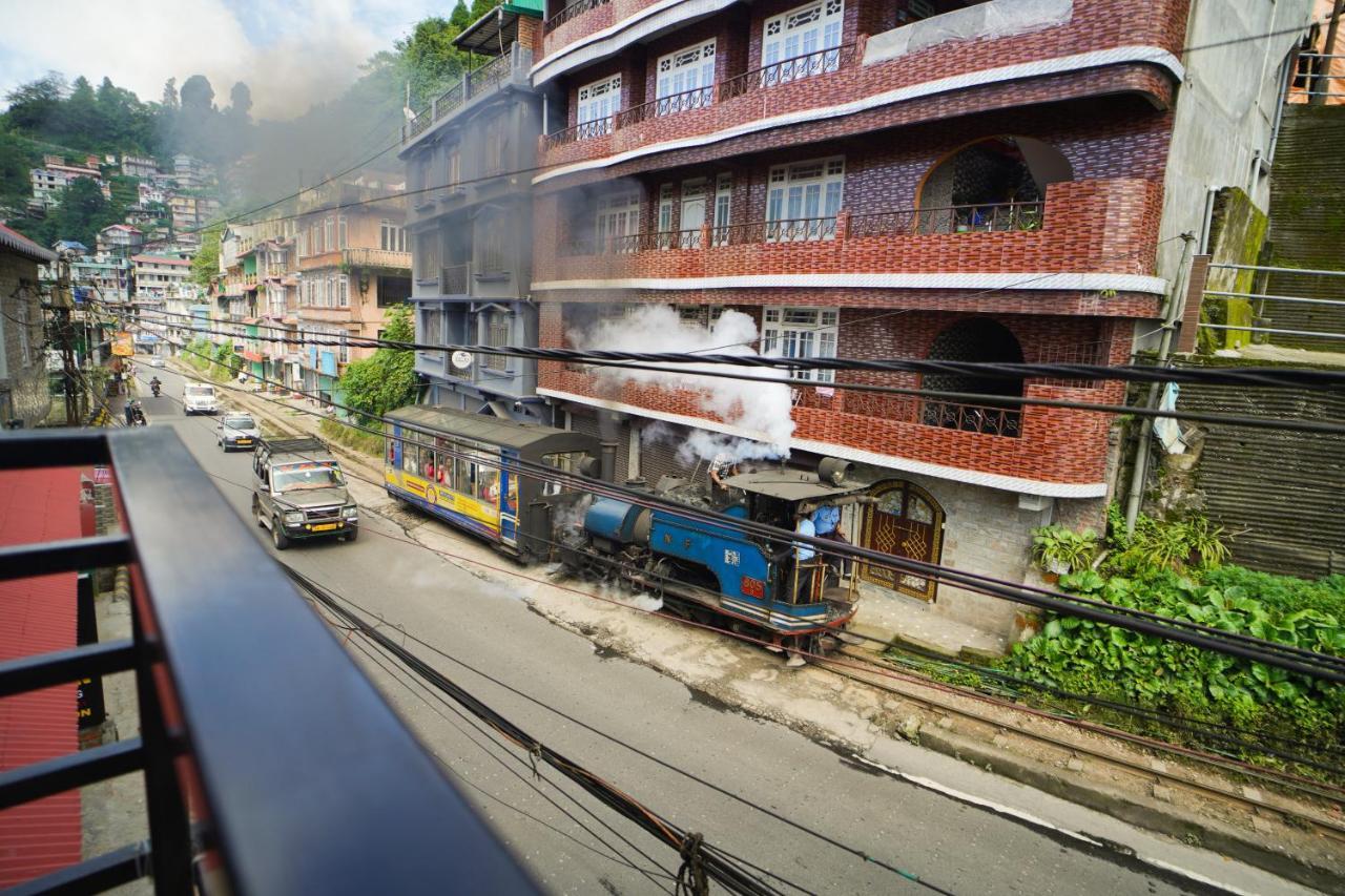 Hotel Hill Queen Near Sherpa Gumba Darjeeling Mall 5 Min Couple Friendly Eksteriør billede