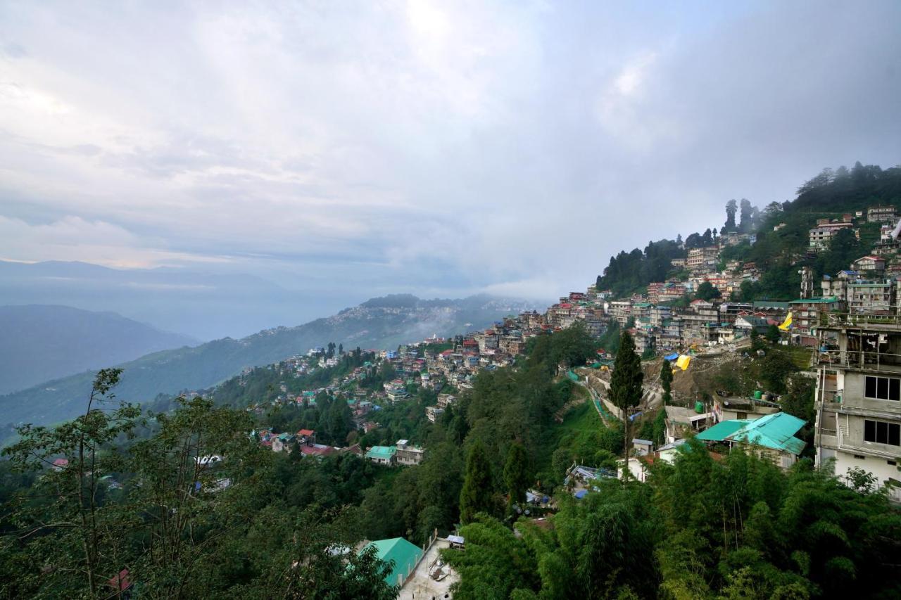 Hotel Hill Queen Near Sherpa Gumba Darjeeling Mall 5 Min Couple Friendly Eksteriør billede