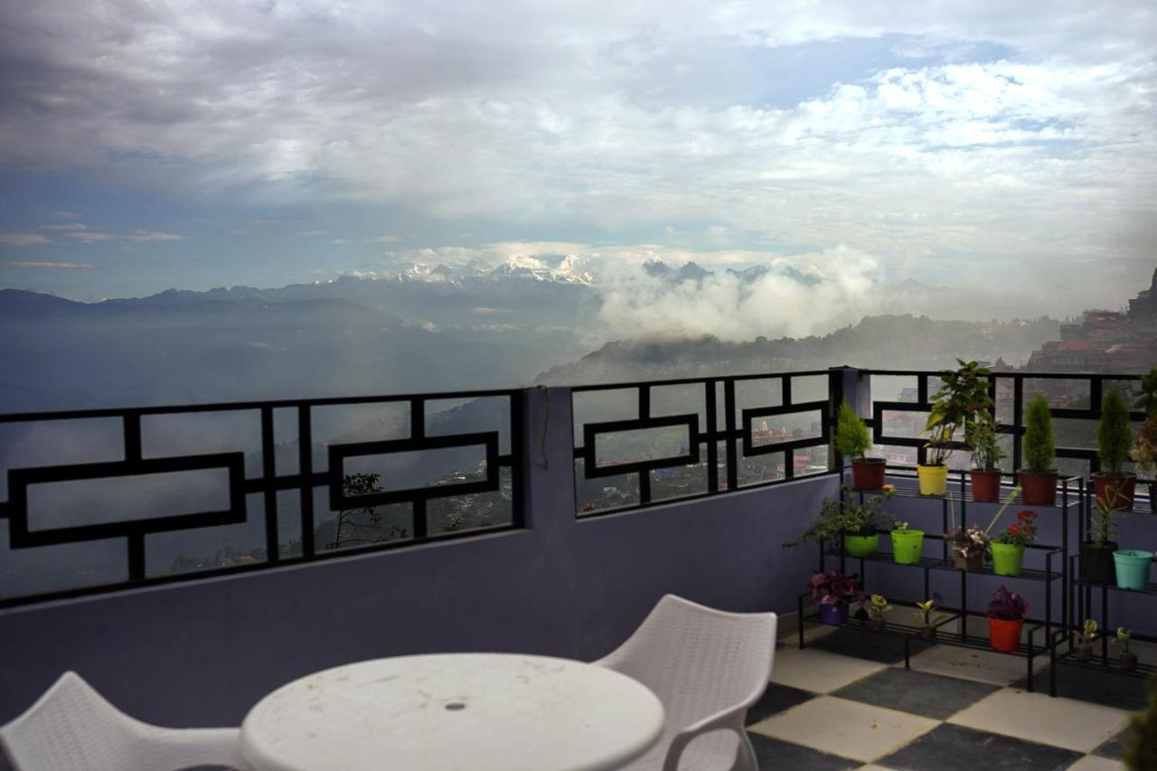 Hotel Hill Queen Near Sherpa Gumba Darjeeling Mall 5 Min Couple Friendly Eksteriør billede