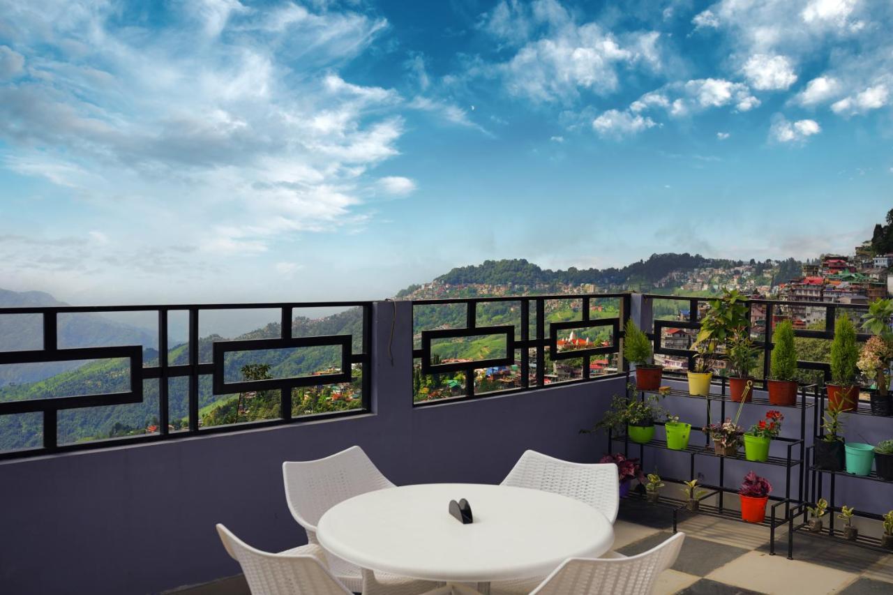 Hotel Hill Queen Near Sherpa Gumba Darjeeling Mall 5 Min Couple Friendly Eksteriør billede