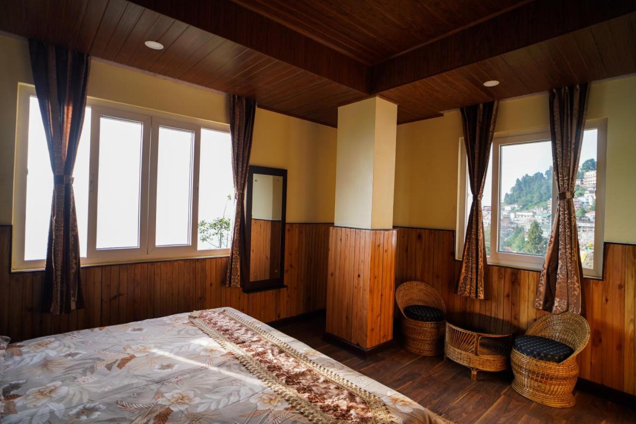 Hotel Hill Queen Near Sherpa Gumba Darjeeling Mall 5 Min Couple Friendly Eksteriør billede
