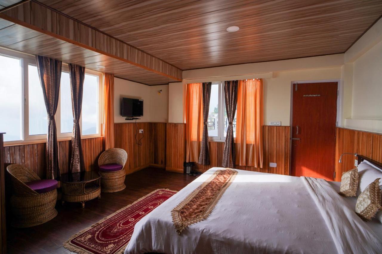 Hotel Hill Queen Near Sherpa Gumba Darjeeling Mall 5 Min Couple Friendly Eksteriør billede