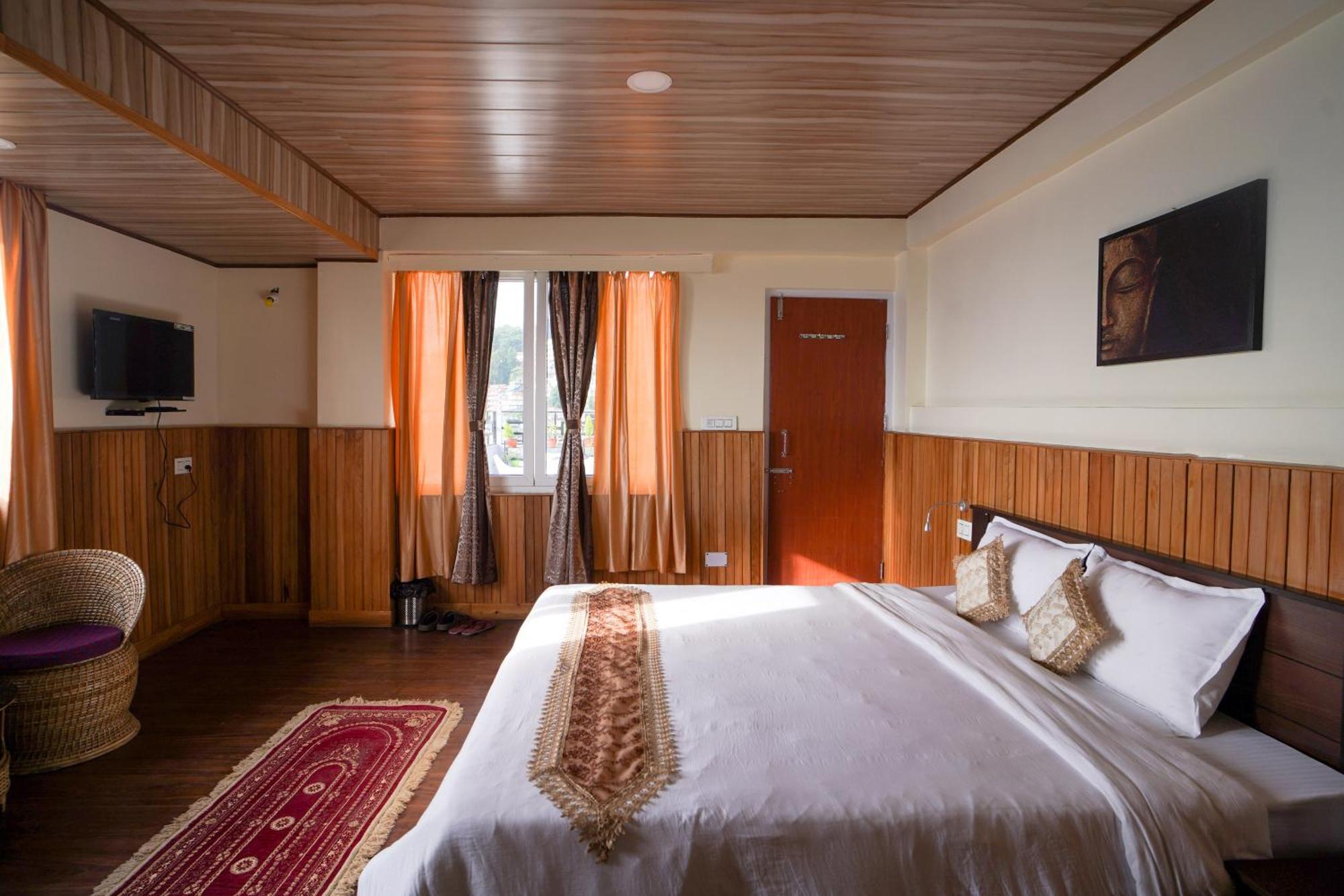 Hotel Hill Queen Near Sherpa Gumba Darjeeling Mall 5 Min Couple Friendly Eksteriør billede